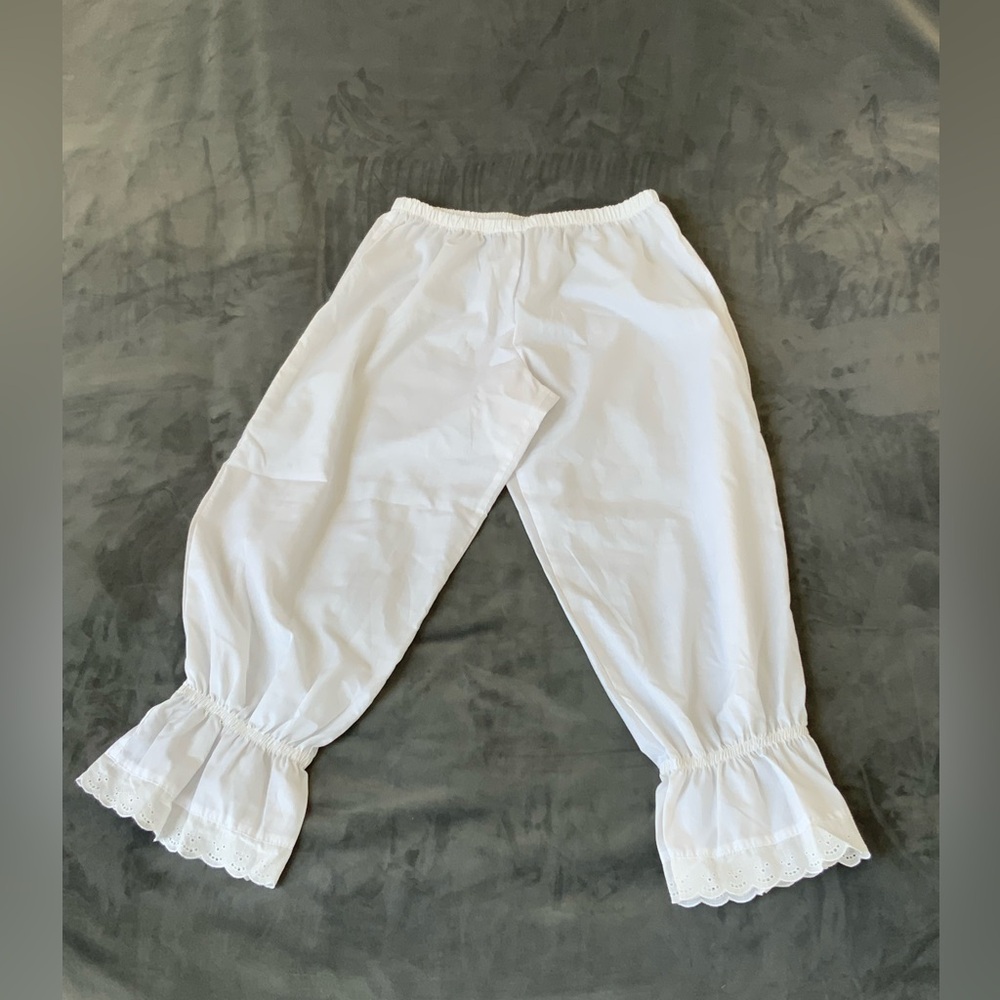 White Women’s Casual Bloomers/Panteloné
